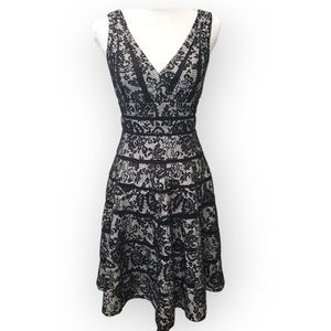 JS Collections Sleeveless Fit & Flare Dress SZ 4 Black/White Sleeveless